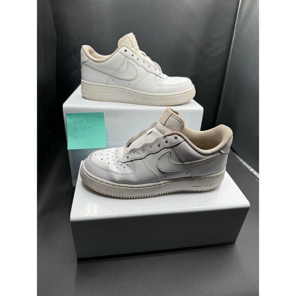 Nike Air Force 1 Low Cut Sneakers - All White - Size 7.5M main image 4